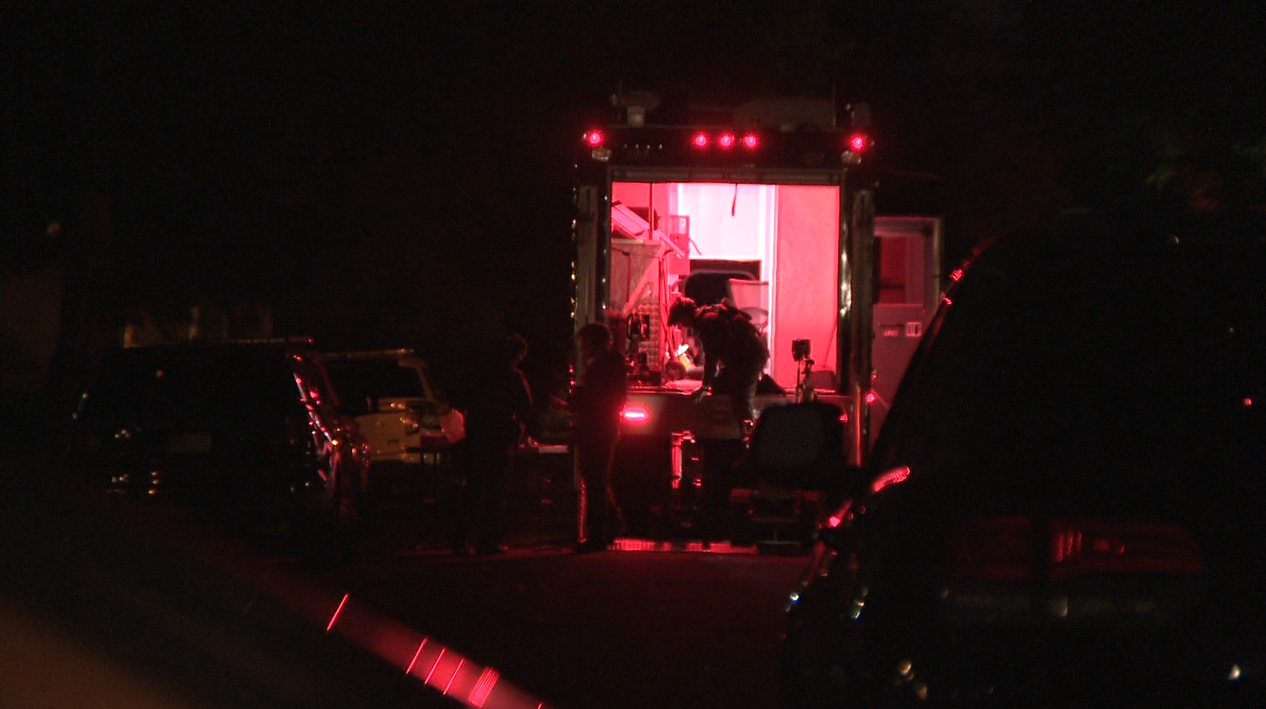 Man shot, killed in police shooting after hours-long standoff in Aurora - Vimarsana News